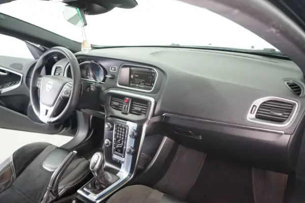 Volvo V40 1.6 D2 R-Design Momentum 15