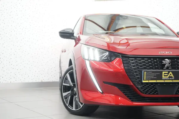 Peugeot 208 1.2 PureTech Allure Pack 6