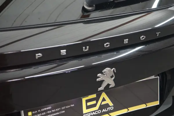 Peugeot 2008 1.2 PureTech Allure 13