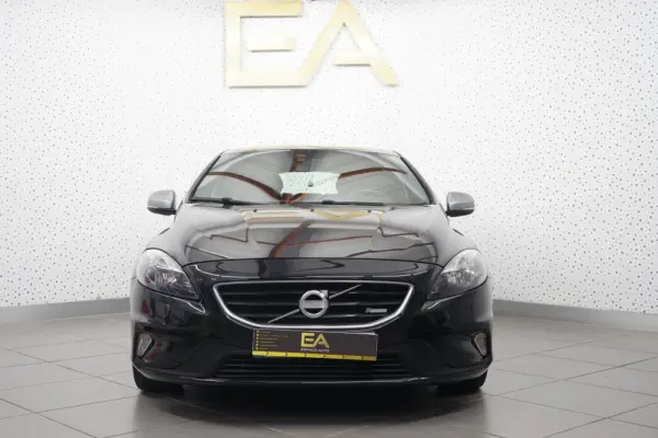 Volvo V40 1.6 D2 R-Design Momentum 2
