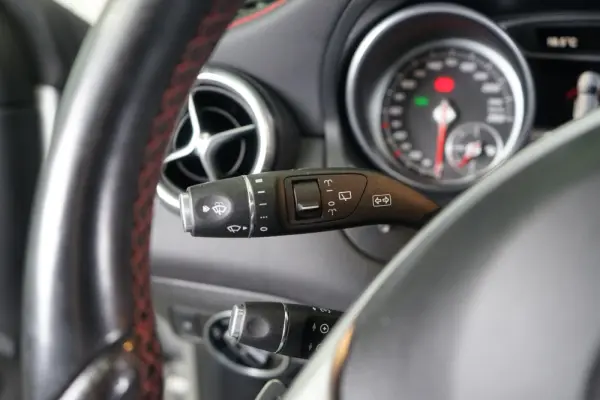 Mercedes-Benz CLA 180 d Shooting Brake AMG Line Aut. 25