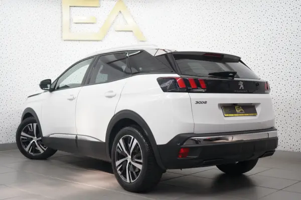 Peugeot 3008 1.2 PureTech Allure Pack EAT8 4
