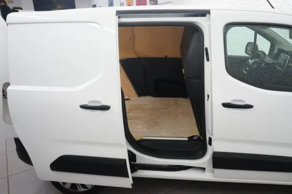 Peugeot Partner 1.5 Blue-HDI Asphalt L1 EAT8 41