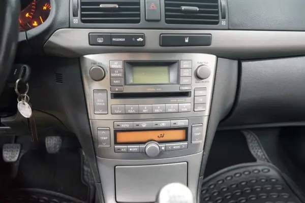 Toyota Avensis SW 2.0 D-4D Exclusive 21