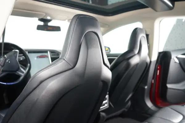 Tesla Model S 85 37