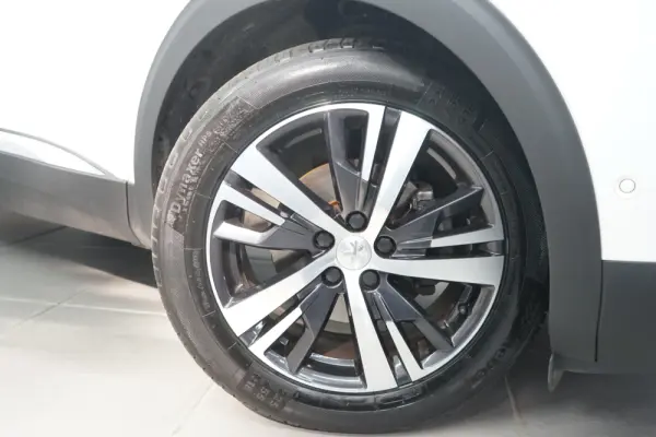 Peugeot 3008 1.2 PureTech Allure Pack EAT8 10