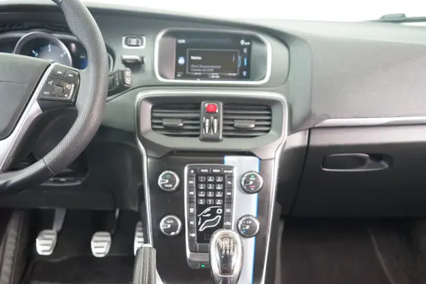 Volvo V40 1.6 D2 R-Design Momentum 26