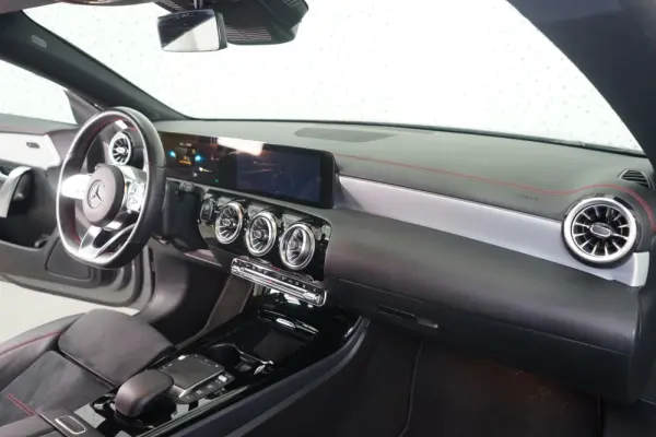 Mercedes-Benz CLA 250 e AMG Line 18