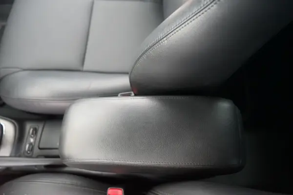 Toyota Avensis SW 2.0 D-4D Exclusive 26