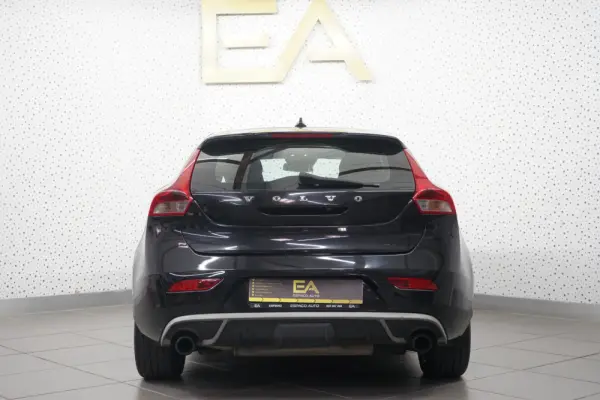 Volvo V40 1.6 D2 R-Design Momentum 4