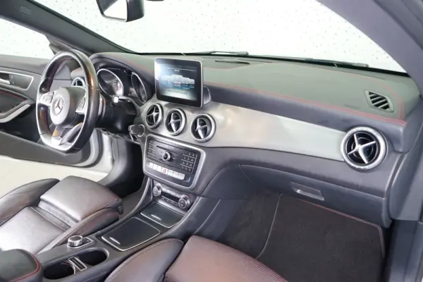 Mercedes-Benz CLA 180 d Shooting Brake AMG Line Aut. 18