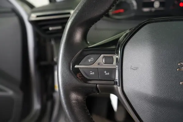 Peugeot 2008 1.2 PureTech Allure 22