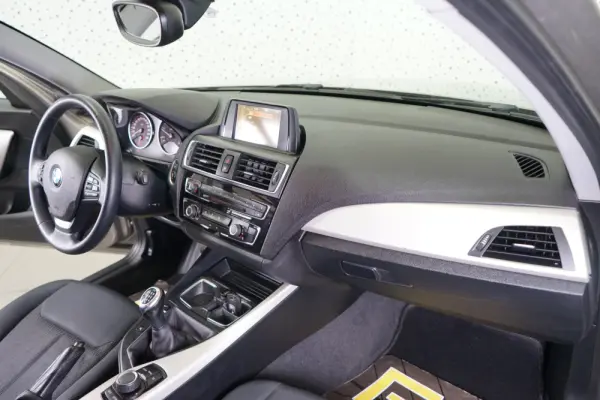 BMW 116 d Line Urban 16