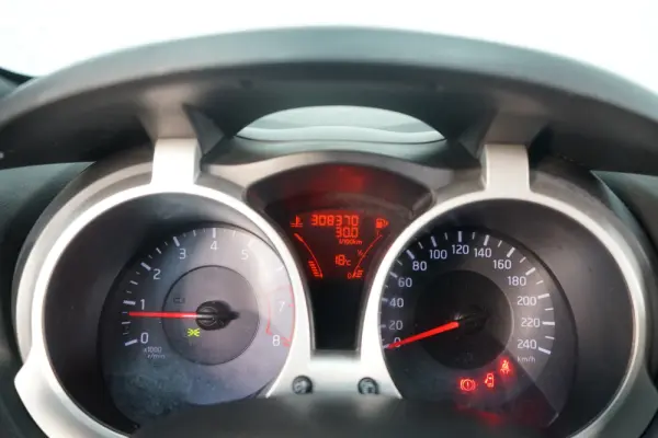 Nissan Juke 1.6 Acenta 21