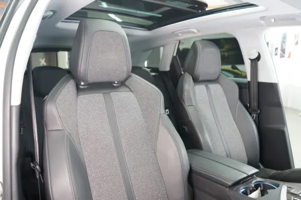 Peugeot 3008 1.2 PureTech Allure Pack EAT8 36