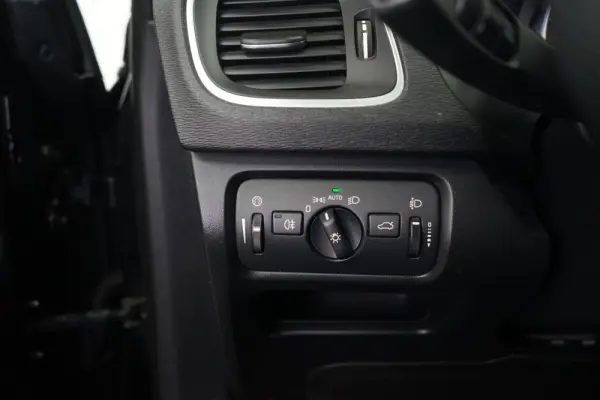 Volvo V40 1.6 D2 R-Design Momentum 25
