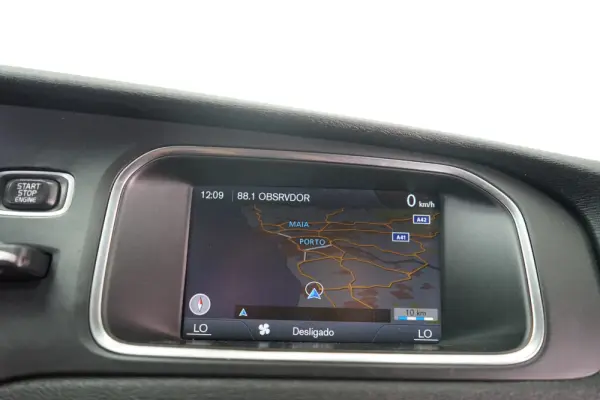 Volvo V40 1.6 D2 R-Design Momentum 31
