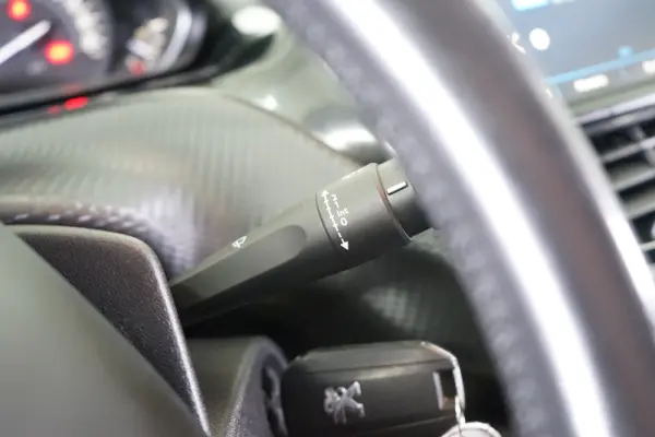 Peugeot 208 1.6 BlueHDi Active 27