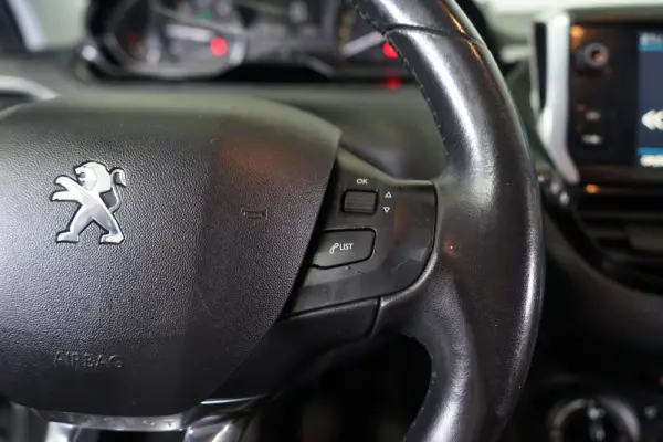 Peugeot 208 1.6 BlueHDi Active 23