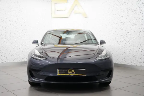 Tesla Model 3 Standard Range Plus RWD 2
