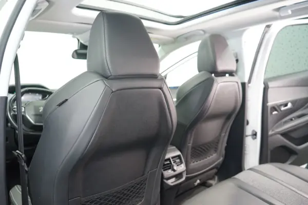 Peugeot 3008 1.2 PureTech Allure Pack EAT8 38
