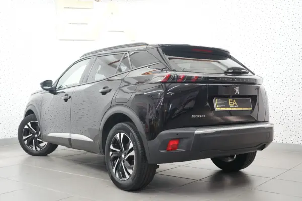 Peugeot 2008 1.2 PureTech Allure 4