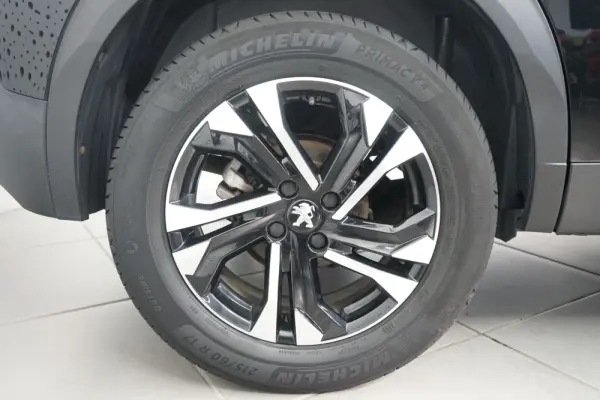Peugeot 2008 1.2 PureTech Allure 12