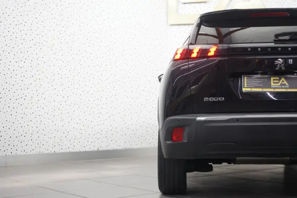 Peugeot 2008 1.2 PureTech Allure 7