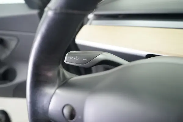 Tesla Model 3 Standard Range Plus RWD 16