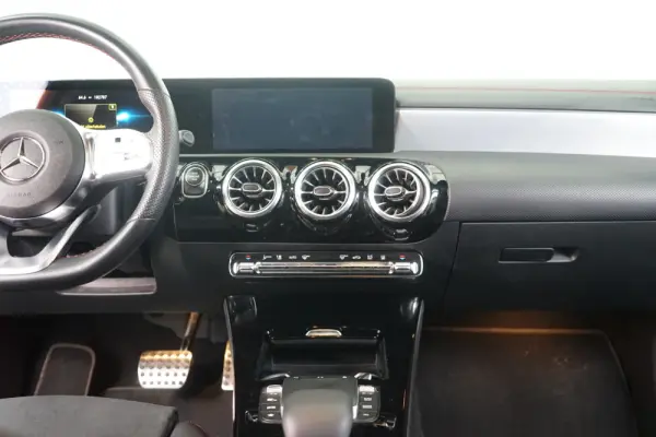 Mercedes-Benz CLA 250 e AMG Line 29