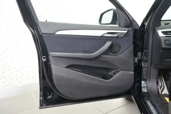 BMW X1 16 d sDrive Line Sport 18
