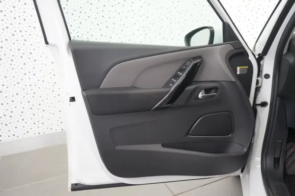 Citroen C4 Spacetourer 1.2 PureTech Feel 13