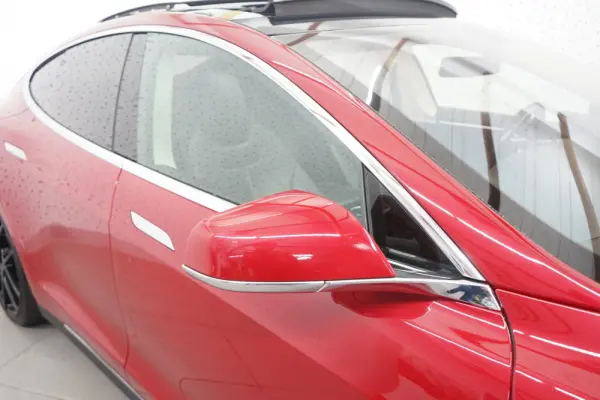 Tesla Model S 85 12