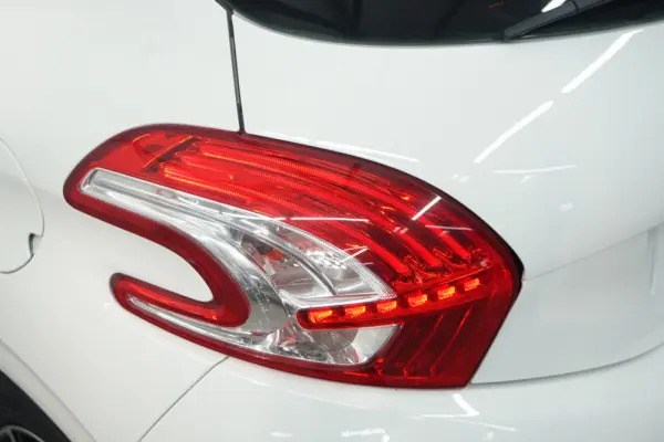 Peugeot 208 1.0 PureTech Access 13