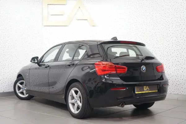 BMW 116 d Line Luxury Auto 4
