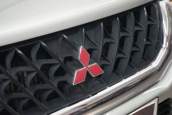 Mitsubishi Pajero Sport 8