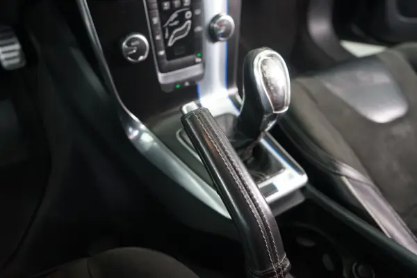 Volvo V40 1.6 D2 R-Design Momentum 32