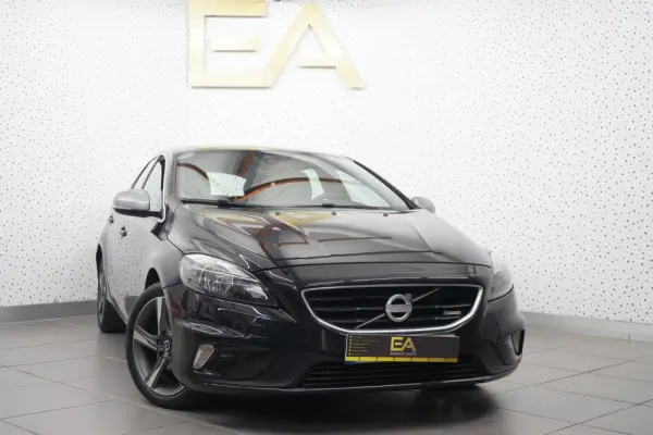 Volvo V40 1.6 D2 R-Design Momentum 1