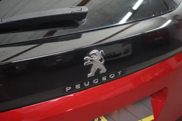 Peugeot 3008 1.2 PureTech Allure EAT8 12