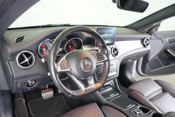 Mercedes-Benz CLA 180 d Shooting Brake AMG Line Aut. 17