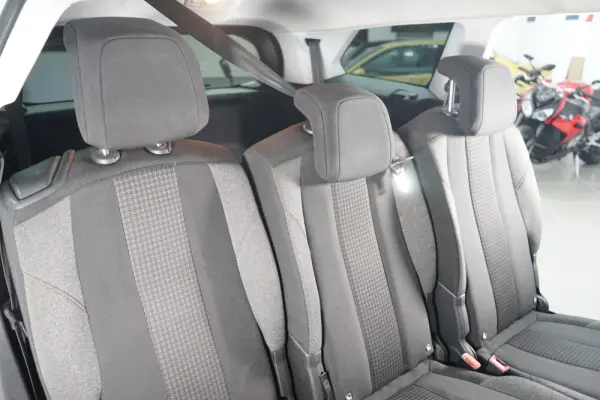 Peugeot 5008 1.5 BlueHDi Allure EAT8 36