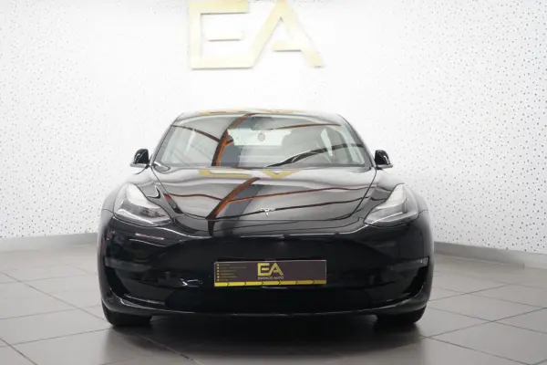 Tesla Model 3 Standard Range Plus RWD 2