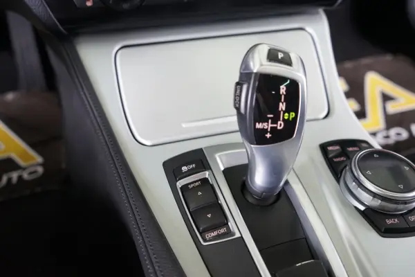 BMW 520 d Exclusive Auto 129g 28