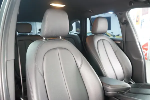 BMW X1 20 d xDrive Auto Line Sport 37
