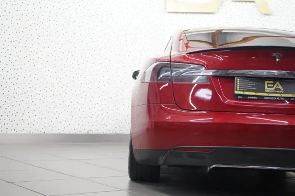 Tesla Model S 85 41