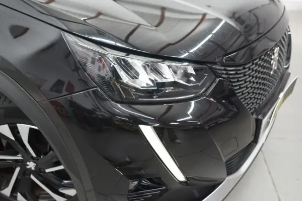Peugeot 2008 1.2 PureTech Allure 9