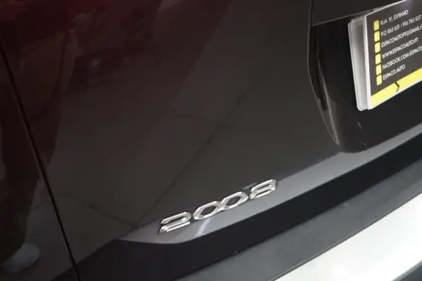 Peugeot 2008 1.2 PureTech Allure 15