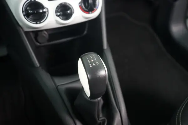 Peugeot 208 1.0 PureTech Access 25