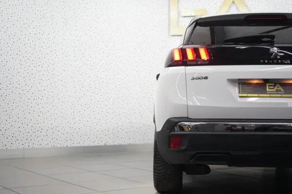 Peugeot 3008 1.2 PureTech Allure Pack EAT8 7
