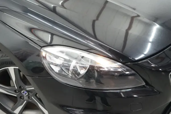 Volvo V40 1.6 D2 R-Design Momentum 8